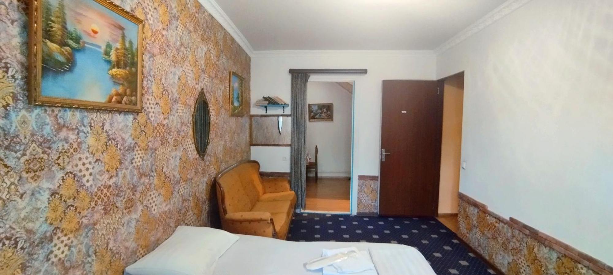 Wine O'Clock Hotel Tbilisi Room photo